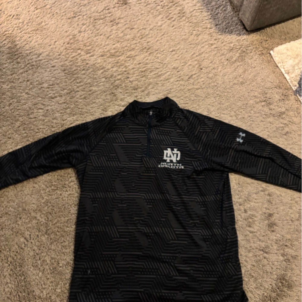 North Dakota Fighting Sioux Large Black Patterned Long Sleeve Shirt Under Armour